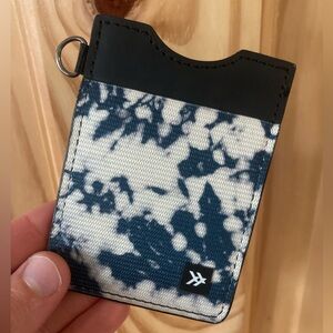 Thread Vertical Wallet - Bodhi